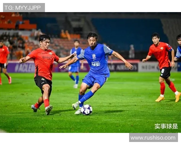 佳兆业与绿地申花的激烈对决展现中超联赛的竞争魅力与球队实力较量 佳兆业与绿地申花的激烈对决展现中超联赛的竞争魅力与球队实力较量