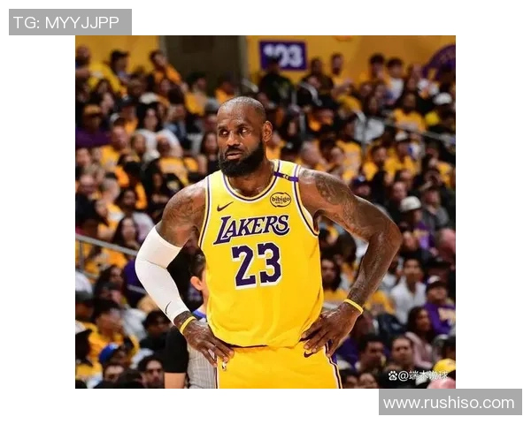 詹姆斯领衔骑士对决勇士全场精彩回顾与战术分析