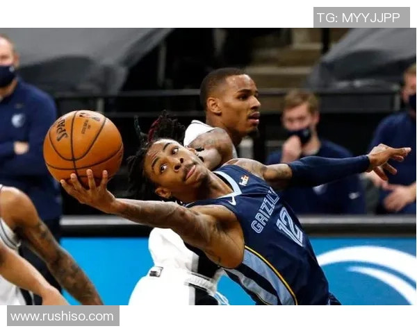 骑士与灰熊2015季前赛精彩对决回顾与分析